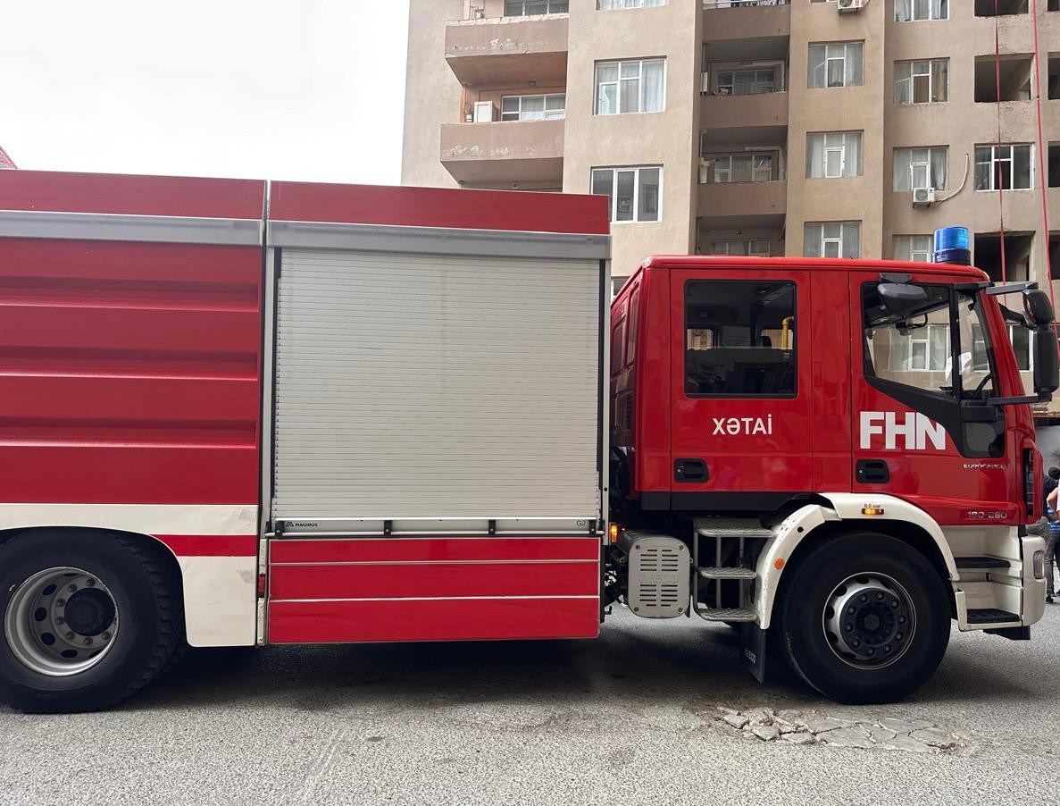 Bakıda yaşayış binasındakı yanğın söndürüldü - YENİLƏNİB (FOTOLAR)